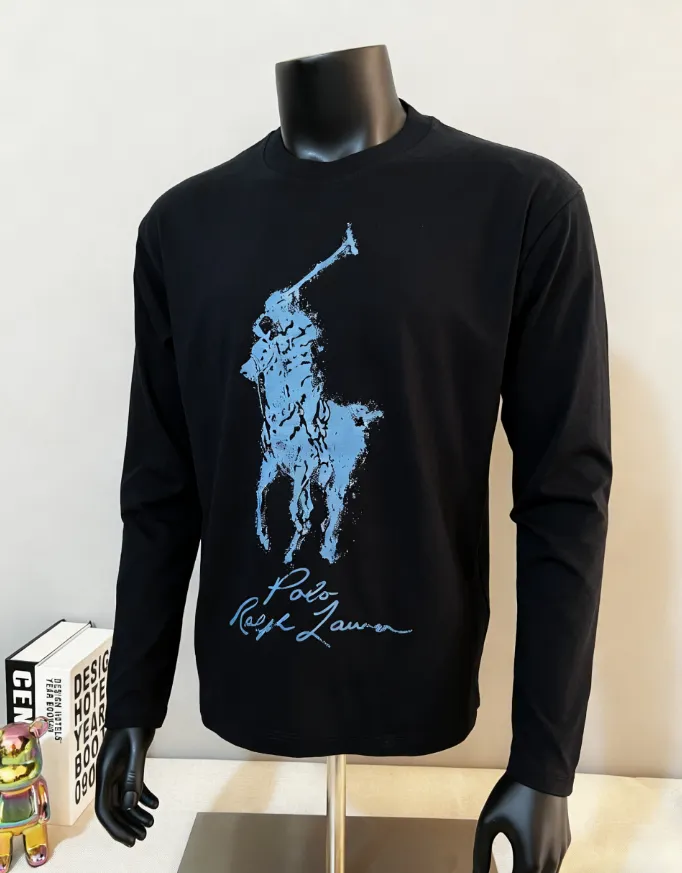 P180 Ralph Lauren Polo Ralph Lauren new Equestrian Knight Nevis island printed round neck short-sleeved T-shirt; new products are available on the official website at the same time; strict control of LOGO size; color matching and color matching details are consistent with the official website; simple and fashionable style; 280g double yarn pure cotton fabric is selected; high specification tight threaded neckline; back body is pressed and boned; high temperature anti-shrinking process is pre-made before leaving the factory; not easy to deform and shrink after washing; essential clothing for three seasons; color: black White, sizes XS-L (can wear up to 200 pounds)